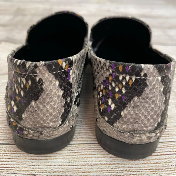 Vince Camuto Jendaya Convertible Loafer Mulberry Snake Print Leather Sz 6.5 - Picture 5 of 11